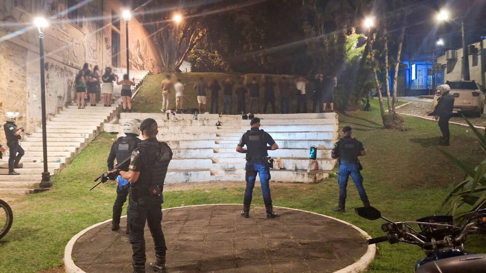 OPERAÇÃO PRAÇA MAIS SEGURA: GCM reforça ações em logradouros públicos de Paranaguá 1 A Operação Praça Mais Segura tem como objetivo ampliar a presença preventiva da corporação em áreas de grande circulação e logradouros públicos