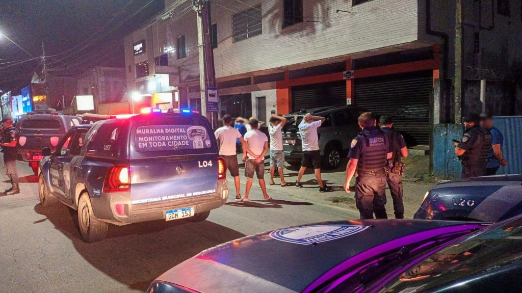 OPERAÇÃO PRAÇA MAIS SEGURA: GCM reforça ações em logradouros públicos de Paranaguá 4 WhatsApp Image 2025 12 15 at 16.48.32