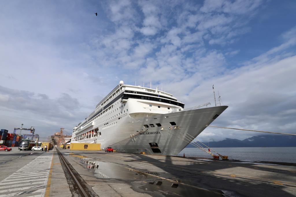"A reunião teve como foco principal o planejamento antecipado da operação, envolvendo logística, infraestrutura e estratégias para ampliar o impacto econômico do turismo de cruzeiros em Paranaguá e no litoral", afirma a Prefeitura de Paranaguá (Foto: Claudio Neves/Portos do Paraná)