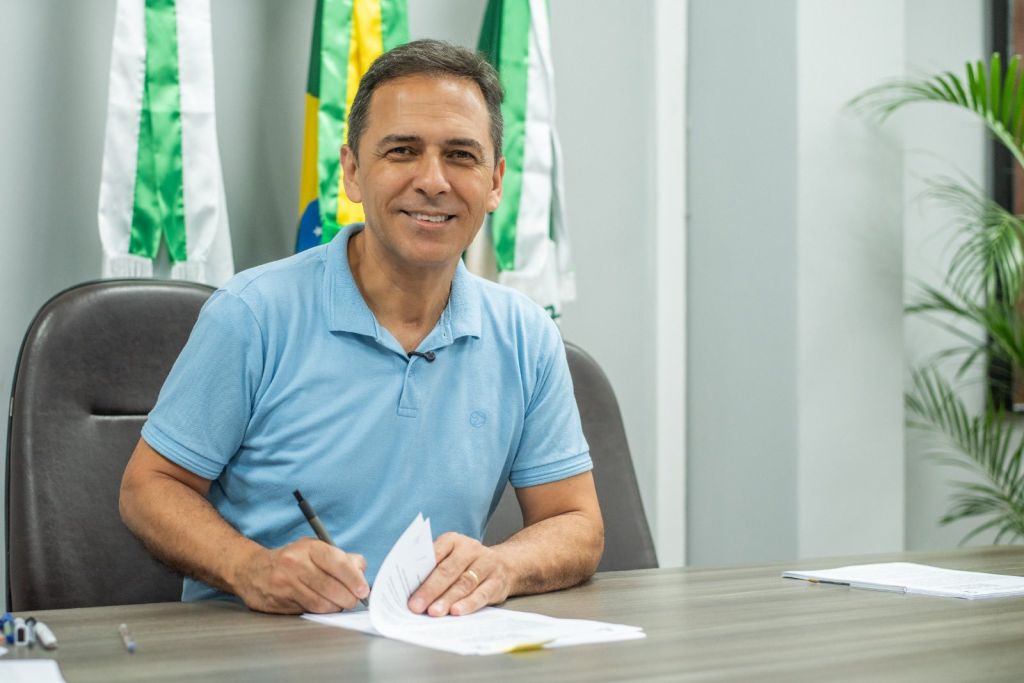 "Esse trabalho faz bem para toda a cidade, para as famílias e, principalmente, para as crianças. É um trabalho sério, feito com muita dedicação, e fico muito seguro em manter e ampliar essa parceria com as entidades filantrópicas”, afirma o prefeito Adriano Ramos (Foto: Moyses Zanardo/Prefeitura de Paranaguá)