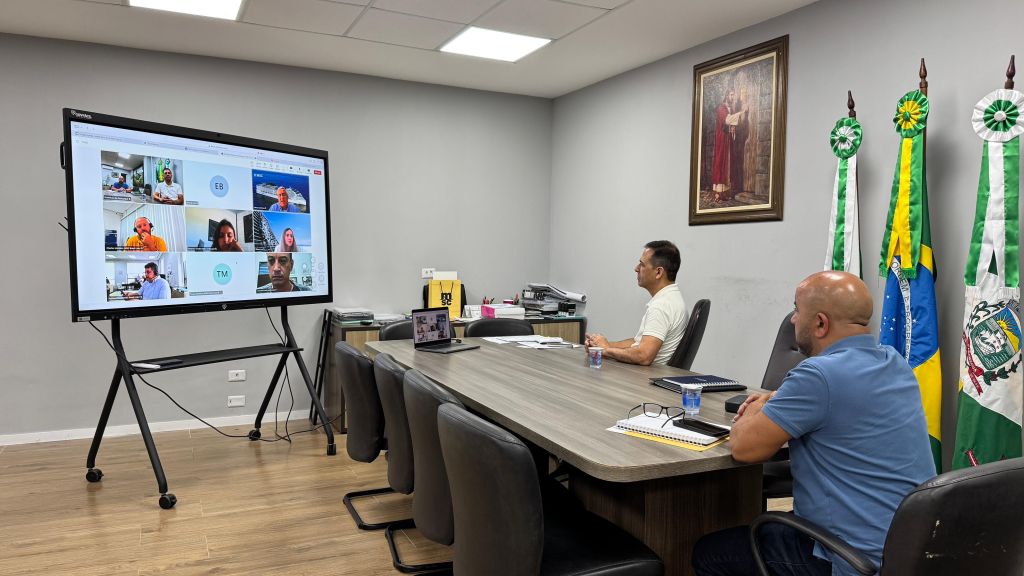 "Estamos trabalhando para que a cidade esteja organizada, preparada e estruturada para receber os turistas, garantindo impactos positivos para o comércio, os serviços e a geração de empregos”, ressalta o prefeito Adriano Ramos (Foto: Matheus Campos/Prefeitura de Paranaguá)