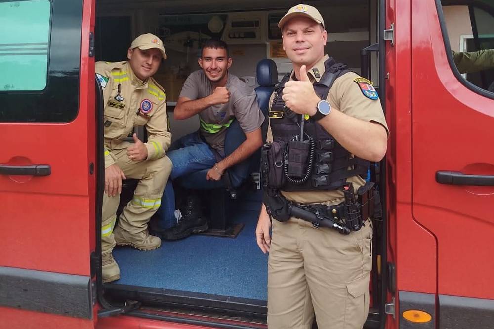 Após cinco dias de buscas, jovem desaparecido no Pico Paraná é encontrado com vida em Antonina 1 FOTO 01 2026 01 05T160352.440 1