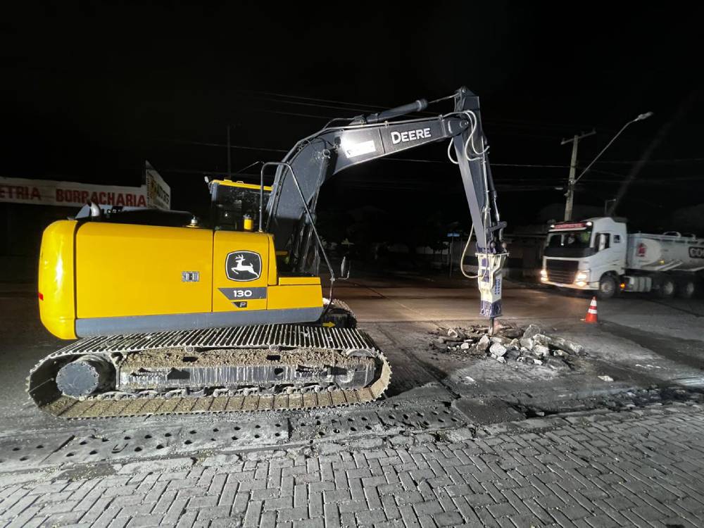 EPR realiza obras de recuperação do pavimento na Avenida Bento Rocha, em Paranaguá 1 FOTO 01 2026 01 30T172106.769