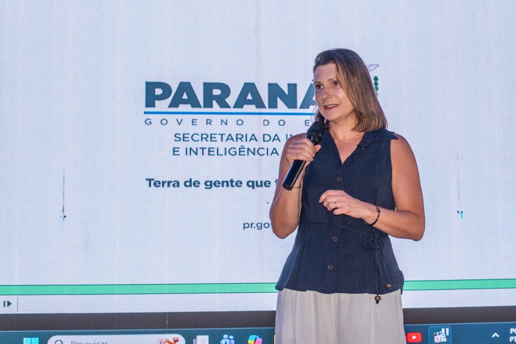 “Queremos que o público compareça até domingo para visitar a carreta e conhecer, ter essa experiência que é sensacional”, ressalta a vice-prefeita Fabiana Parro
Foto: Moyses Zanardo/Prefeitura de Paranaguá
