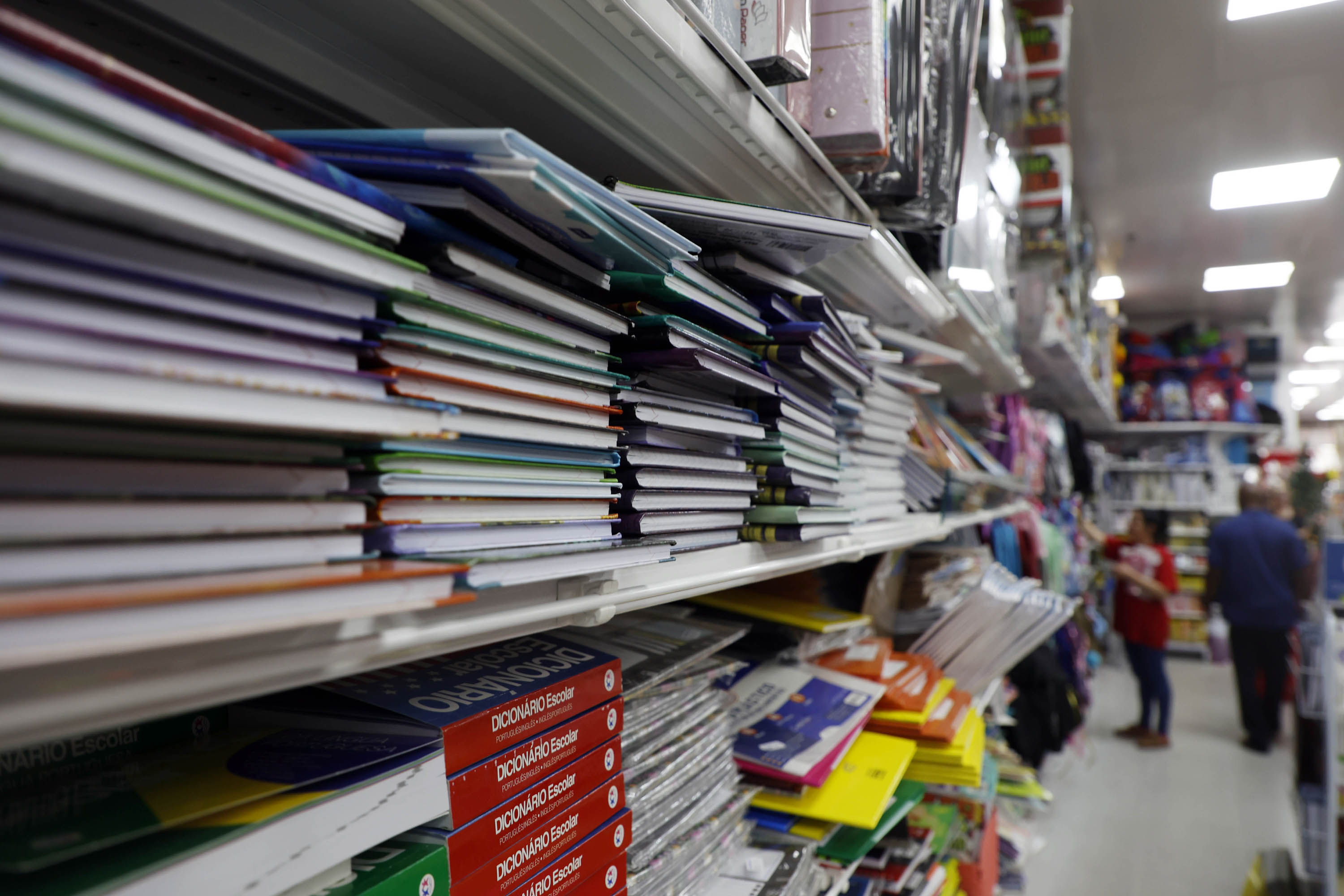 Associação Casa Missionária arrecada materiais escolares para crianças carentes em Paranaguá