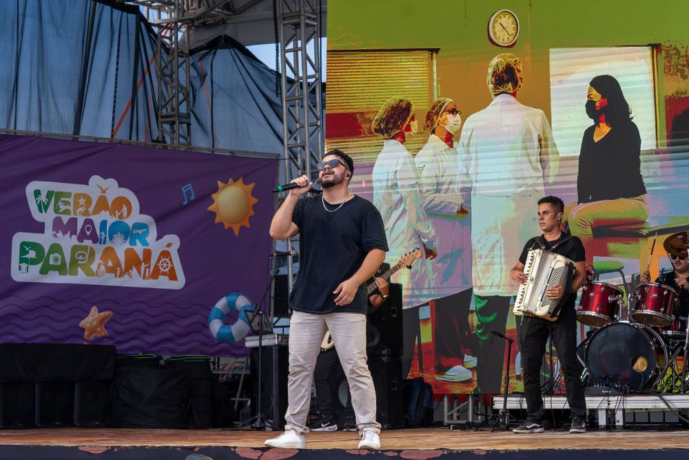 No final da tarde, veranistas aproveitam shows de artistas locais nos Palcos Sunset 1 foto 4 2