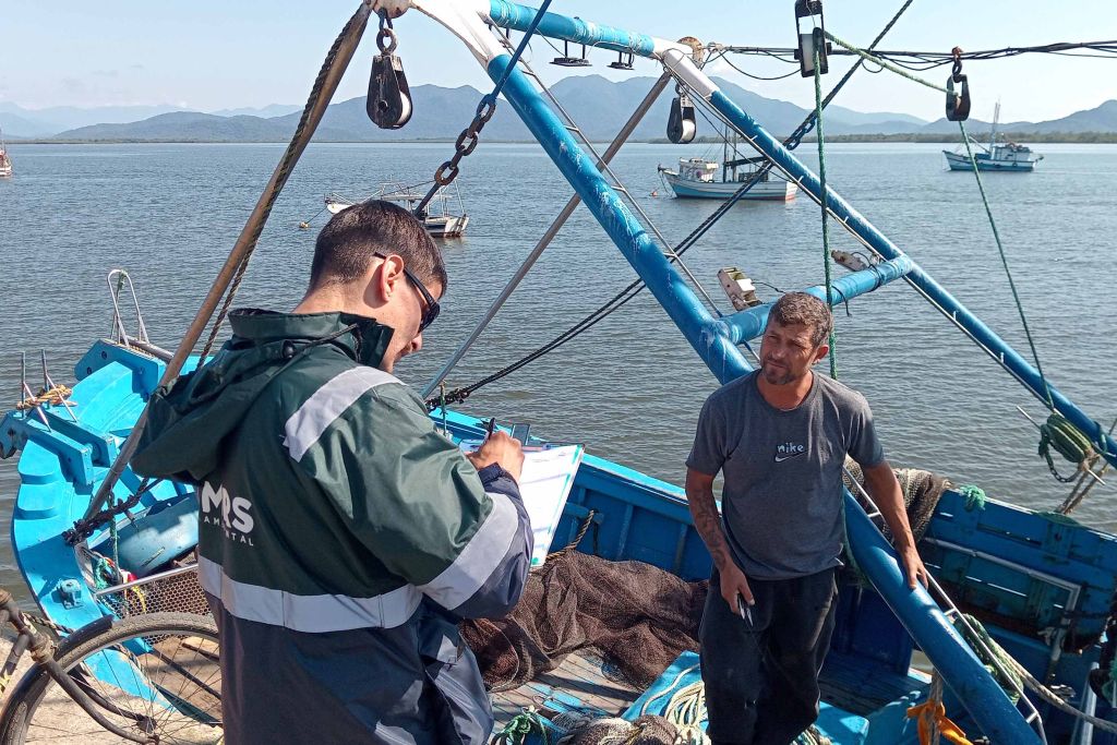 Ponte de Guaratuba: atividade dos pescadores artesanais ocorre de forma contínua durante a construção 3 3der