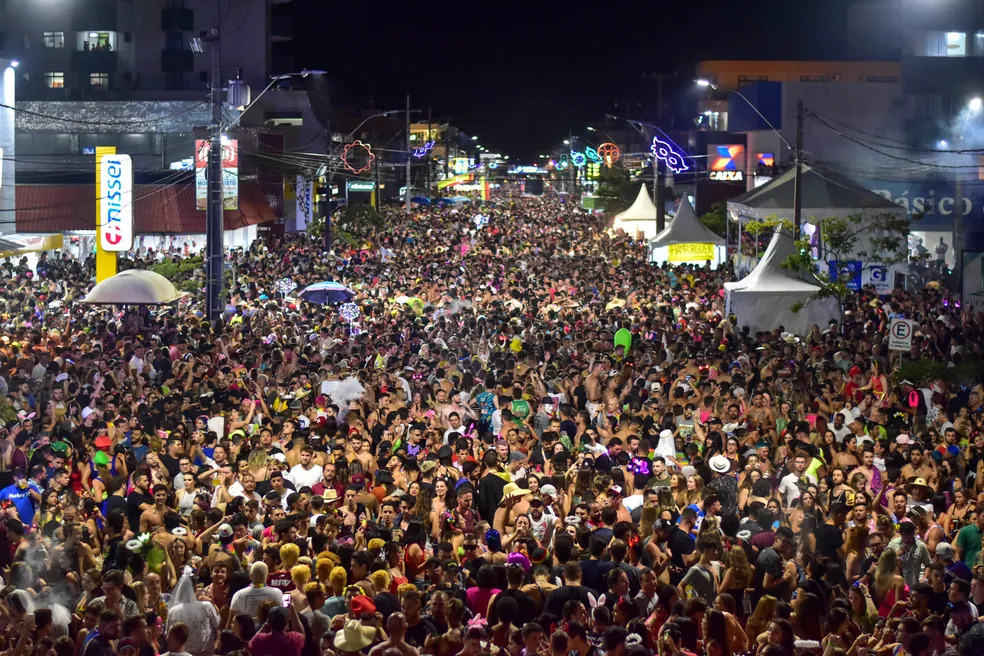 Carnaval 2026: Folia segue no litoral do Paraná com programação até sexta-feira 1 FOTO 01 2026 02 13T191542.570