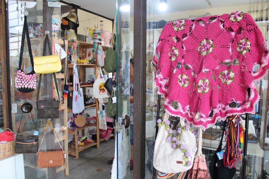 Mercado do Artesanato valoriza cultura local com variedade de itens produzidos em Paranaguá 10 IMG 3876 1