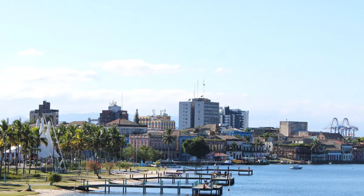 O que fazer em Paranaguá? Confira diversos espaços que oferecem lazer e cultura aos moradores e turistas 1 Paranaguá conta com shopping, cinema, museu, praças, restaurantes e feiras, concentrados em diversos pontos da região central e histórica do município (Foto: Folha do Litoral News)