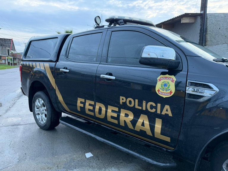 Polícia Federal deflagra operação contra tráfico internacional de drogas em Paranaguá 1 Os policiais federais cumpriram mandados de busca e apreensão que foram expedidos pela 14ª Vara Federal de Curitiba (Foto: PF)