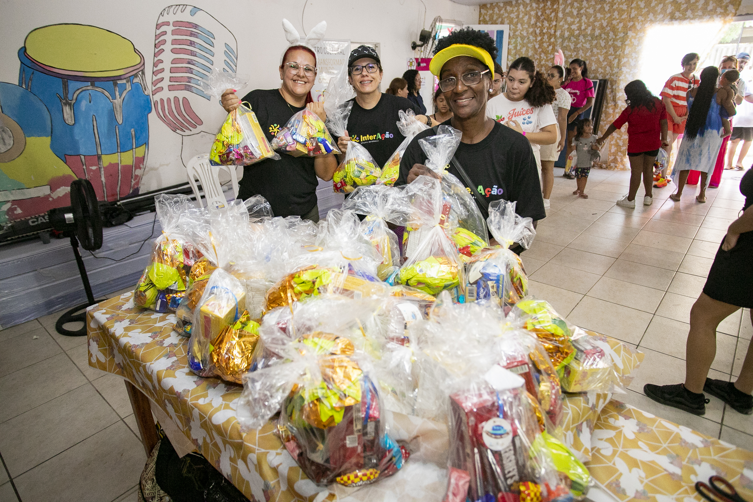 Público infantil beneficiado integra os projetos do Centro Cultural 5C e Grupo Very Good (Foto: Claudio Neves/Portos do Paraná)