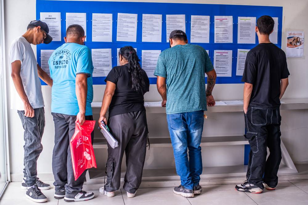 Feirão de Empregabilidade reúne 14 empresas e oferece 177 vagas no SINE de Paranaguá