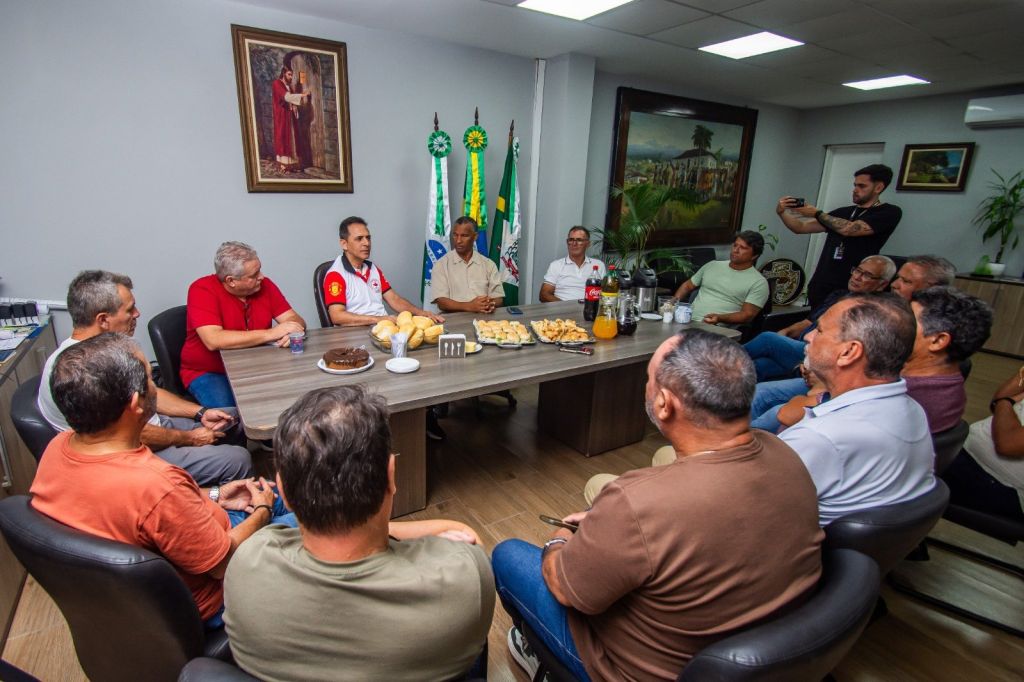 Prefeito Adriano Ramos recebe presidente do Sindicato dos Estivadores e debate impactos do PL 733 2 653889357 1253387466971033 2551659151700997814 n