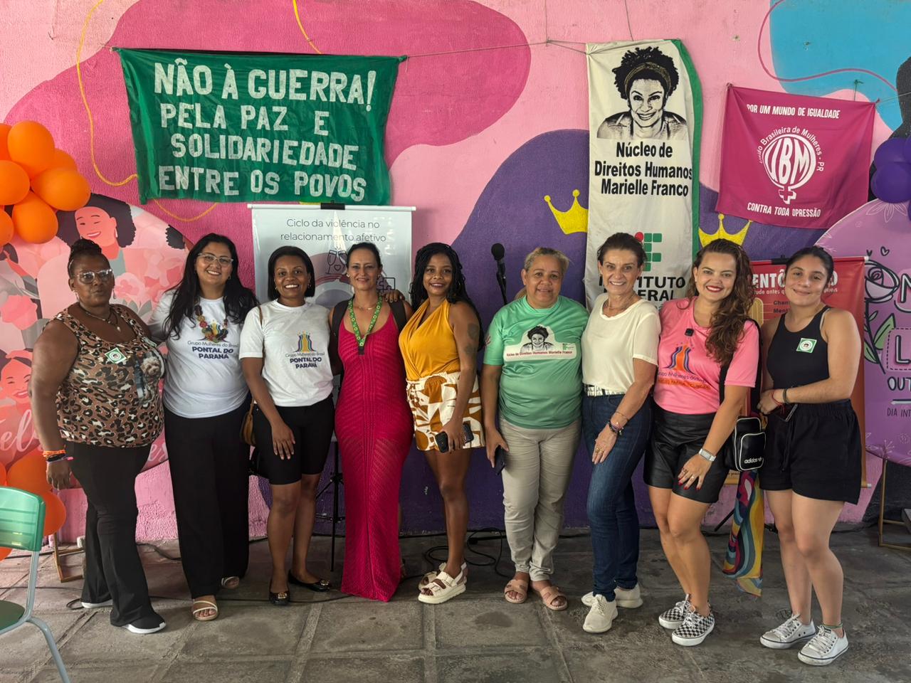 Com conscientização e arte, evento no Terminal Urbano de Paranaguá fortalece rede de proteção feminina no litoral