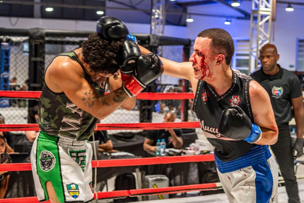 Melhor luta do dia foi a luta internacional Brasil VS Venezuela, onde o representante brasileiro foi o parnanguara Guilherme Araújo, que saiu vitorioso (Foto: Moyses Zanardo/Prefeitura de Paranaguá)