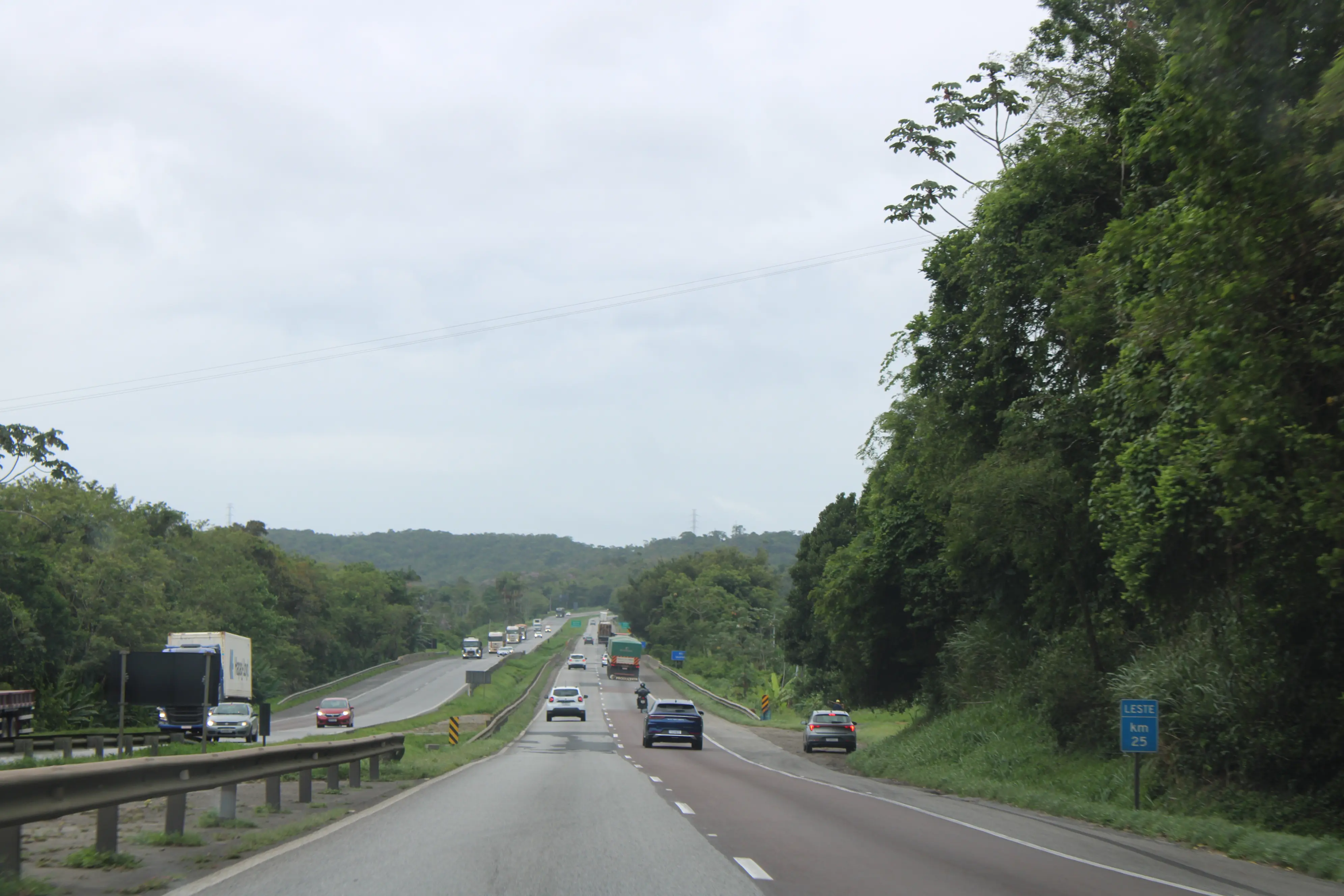 EPR Litoral Pioneiro, realiza nesta segunda-feira, 30, uma série de obras de pavimentação e ampliação em rodovias do Paraná