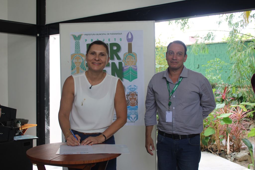 Programa “Turismo na Escola” é lançado em Paranaguá 3 “Nada melhor do que estar nas escolas, é ali onde a gente vai realmente conseguir plantar essa semente nas nossas crianças para que esse projeto perdure”, ressalta a vice-prefeita Fabiana Parro