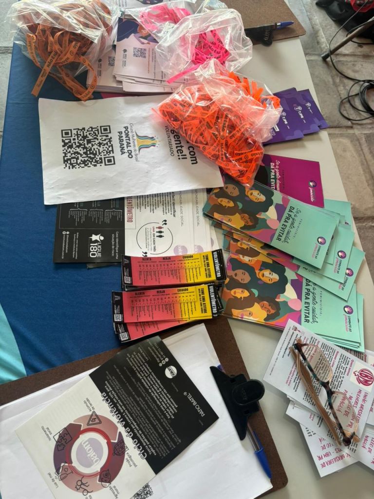 Com conscientização e arte, evento no Terminal Urbano de Paranaguá fortalece rede de proteção feminina no litoral 5 WhatsApp Image 2026 03 16 at 18.13.19 2 1