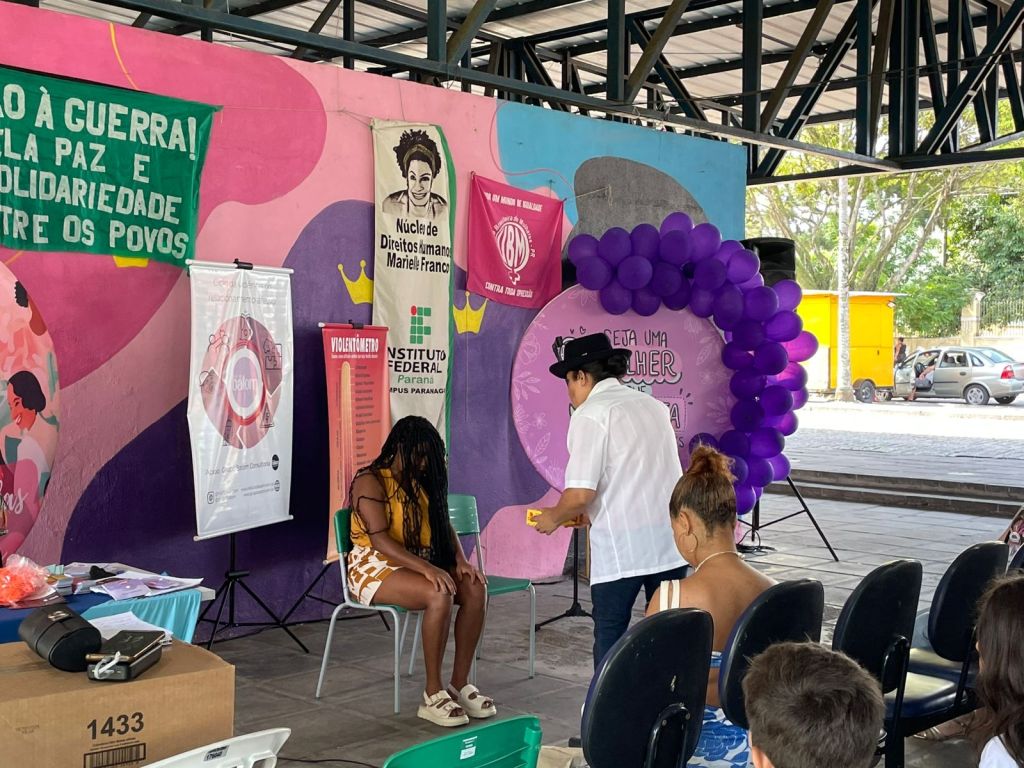 Com conscientização e arte, evento no Terminal Urbano de Paranaguá fortalece rede de proteção feminina no litoral 3 WhatsApp Image 2026 03 16 at 18.13.21 2