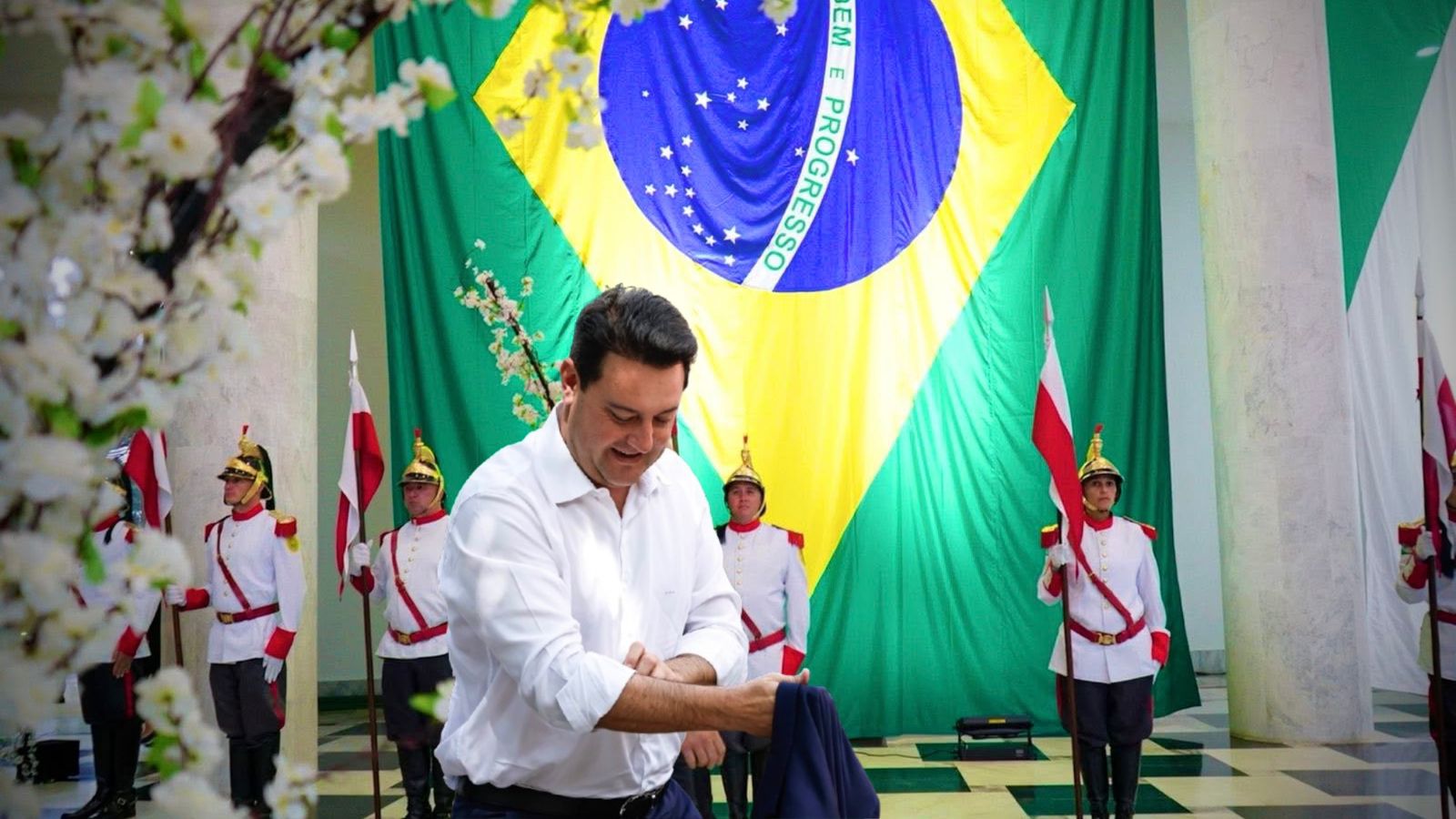Ratinho fora da disputa redesenha o jogo e expõe o vazio do centro político 1 WhatsApp Image 2026 03 24 at 07.30.39