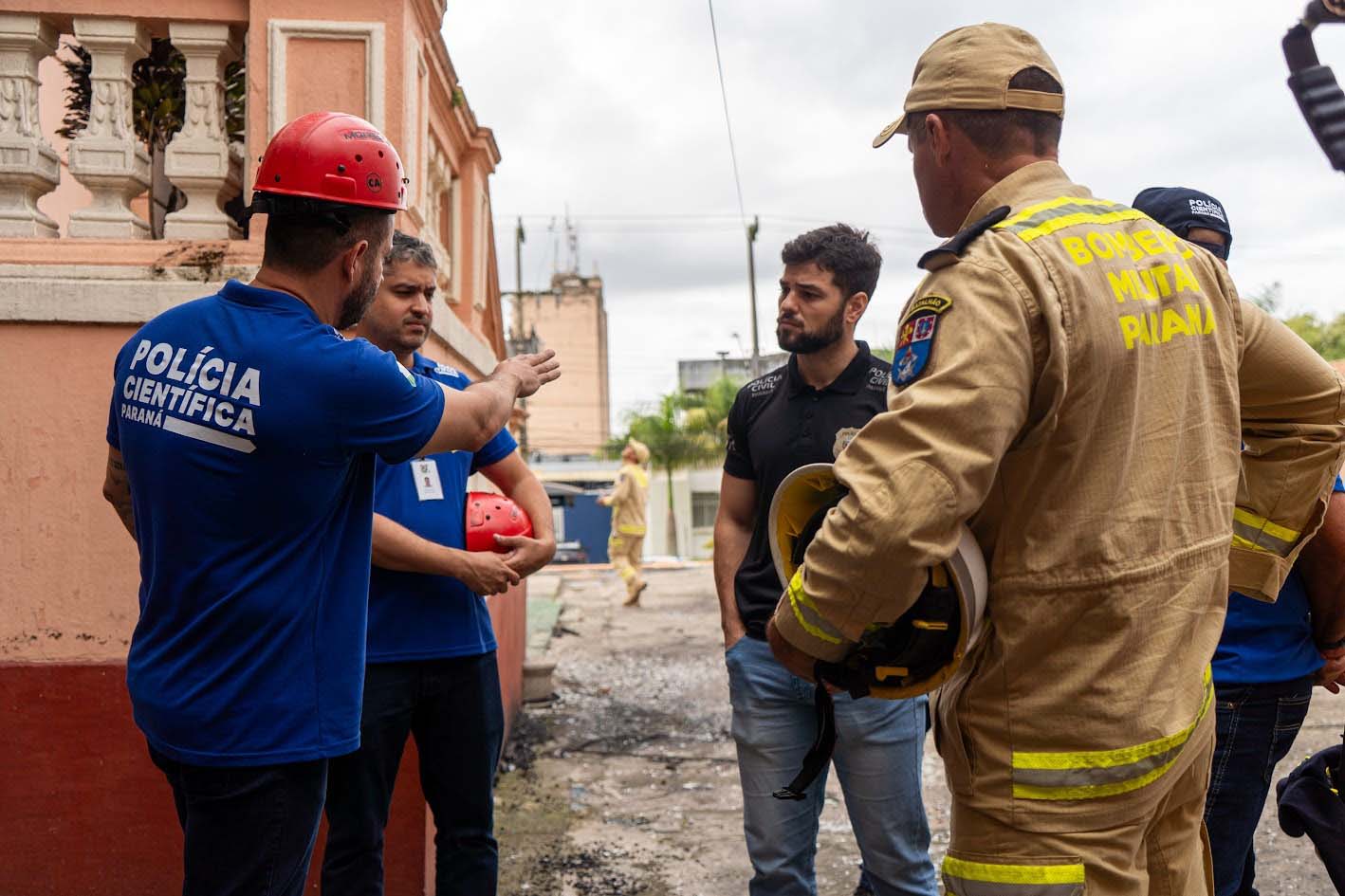 Polícia Científica inicia investigação sobre incêndio no Instituto de Educação de Paranaguá
