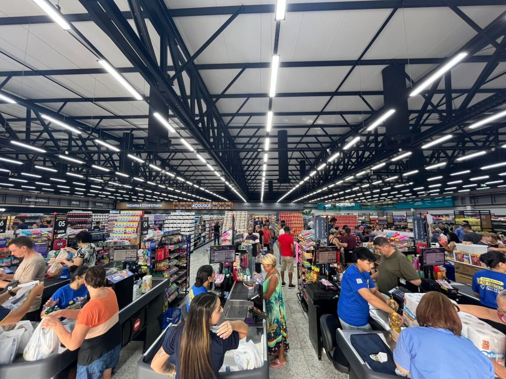 Supermercados Bavaresco inaugura nova e moderna loja no bairro Porto dos Padres, em Paranaguá 3 FOTO 02 2026 04 20T174936.166
