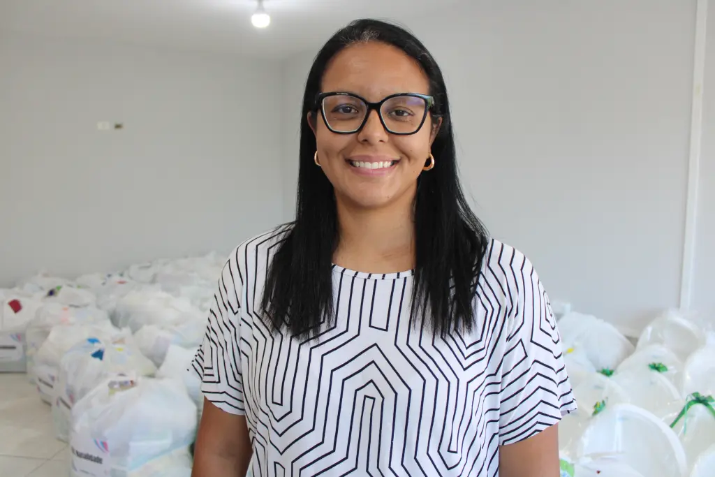 A secretária da Mulher, Desenvolvimento Social e Igualdade Racial, Carolina de Miranda Evangelista Lourenço, destacou o processo de inclusão das mães beneficiadas com os kits no programa (Foto: Folha do Litoral News)