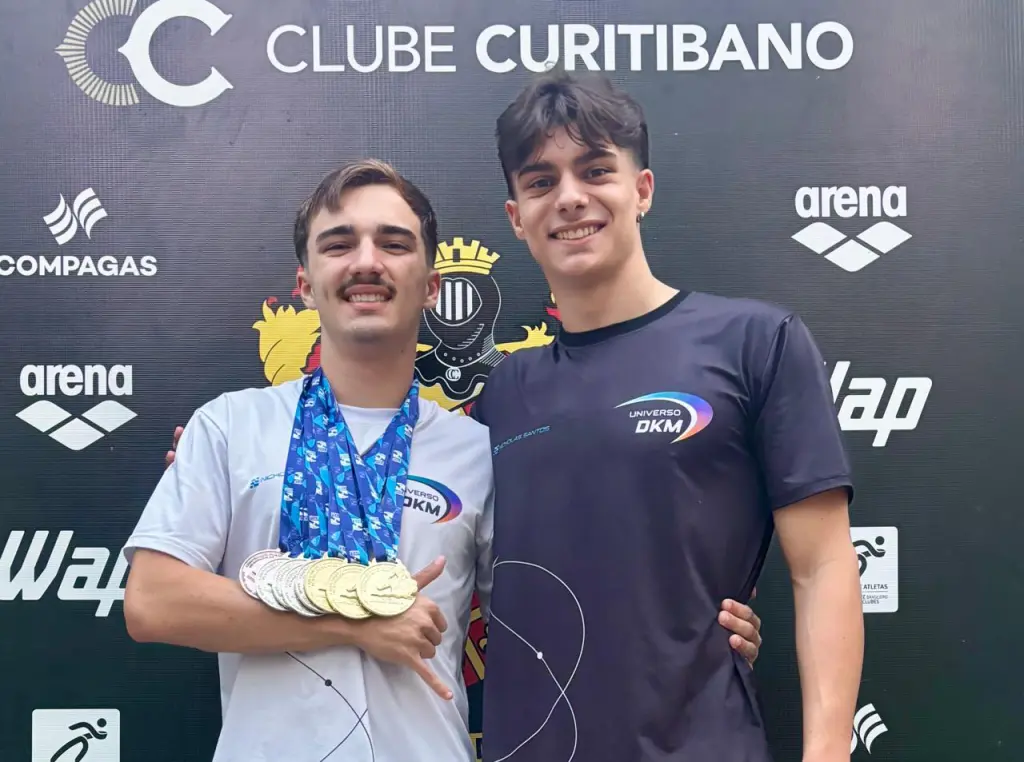 Pietro e o técnico Vinícius Pelaio (Foto: Grazielle Lobo Mussoi)