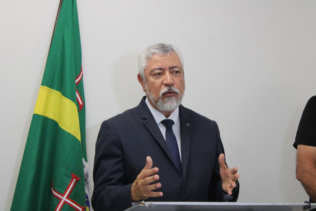 Delegado da Receita Federal do Brasil em Curitiba, o auditor-fiscal Honorino José Gonçalves: “São 16 serviços e aqui o trabalho do Ponto de Atendimento Virtual é enviar esse atendimento para a Receita Federal. Então, na verdade, o atendimento foi mais focado no CPF”
