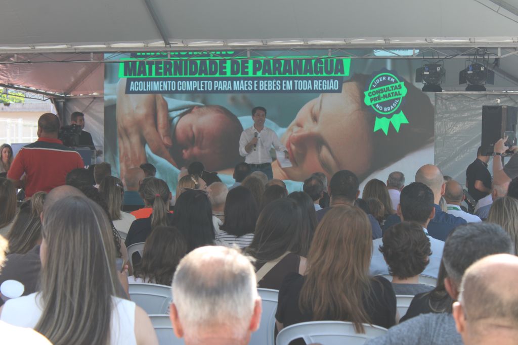 Com investimento de R$ 11,2 milhões, Governo do Paraná inaugura nova maternidade em Paranaguá 4 “Hoje temos essa maternidade sendo inaugurada em Paranaguá, com novos leitos, investimento de mais de 11 milhões de reais. Nos próximos meses teremos o início das obras do novo hospital regional na cidade de Matinhos e, até o final do ano, queremos começar as obras do hospital de Guaratuba”, pontua o presidente da Alep, deputado estadual Alexandre Curi