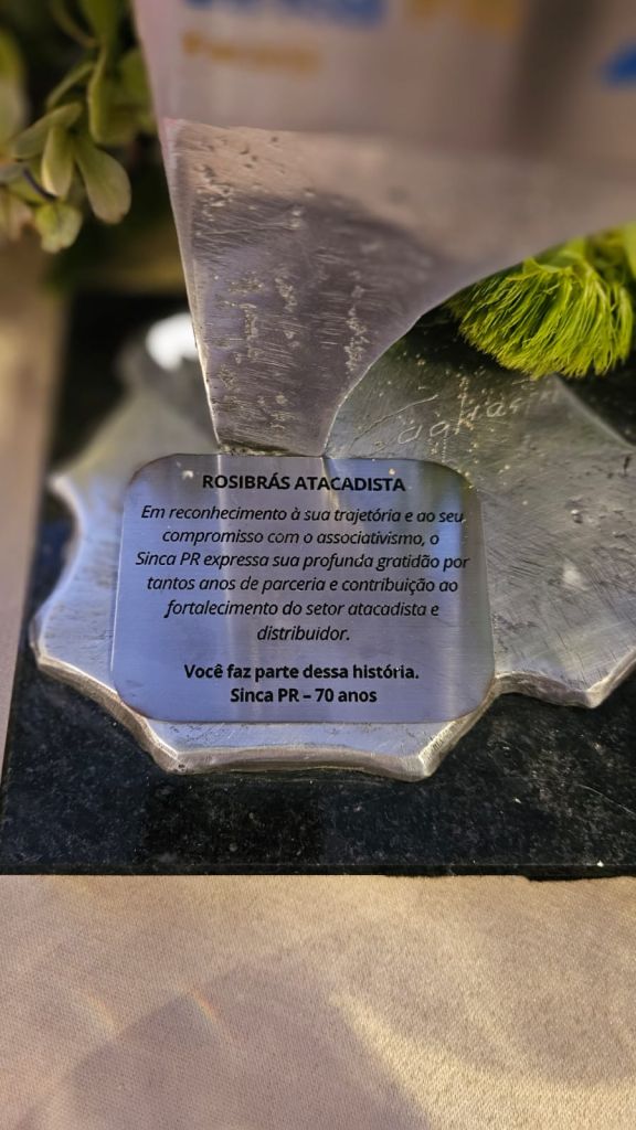 Rosibrás Atacadista é homenageada nos 70 anos do Sinca PR e destaca trajetória de dedicação ao setor 5 bb80a018 db55 49a4 b626 a010c1443600