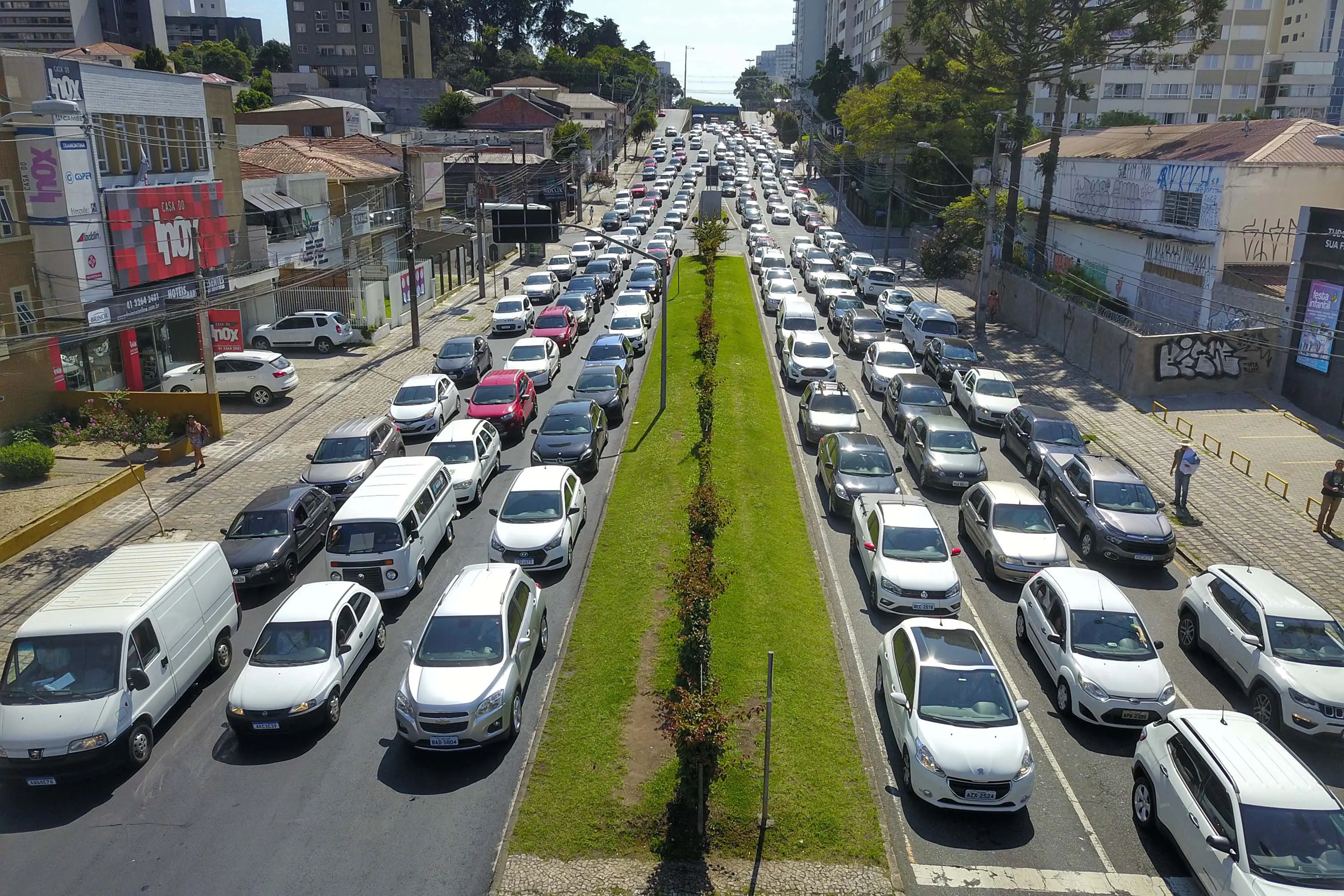 De acordo com balanço da Receita Estadual do Paraná, até o último dia 4 de maio o IPVA 2026 arrecadou cerca de R$ 3,4 bilhões — número que representa 73,5% dos R$ 4,53 bilhões lançados para o atual exercício (Foto: José Fernando Ogura/Arquivo AEN)