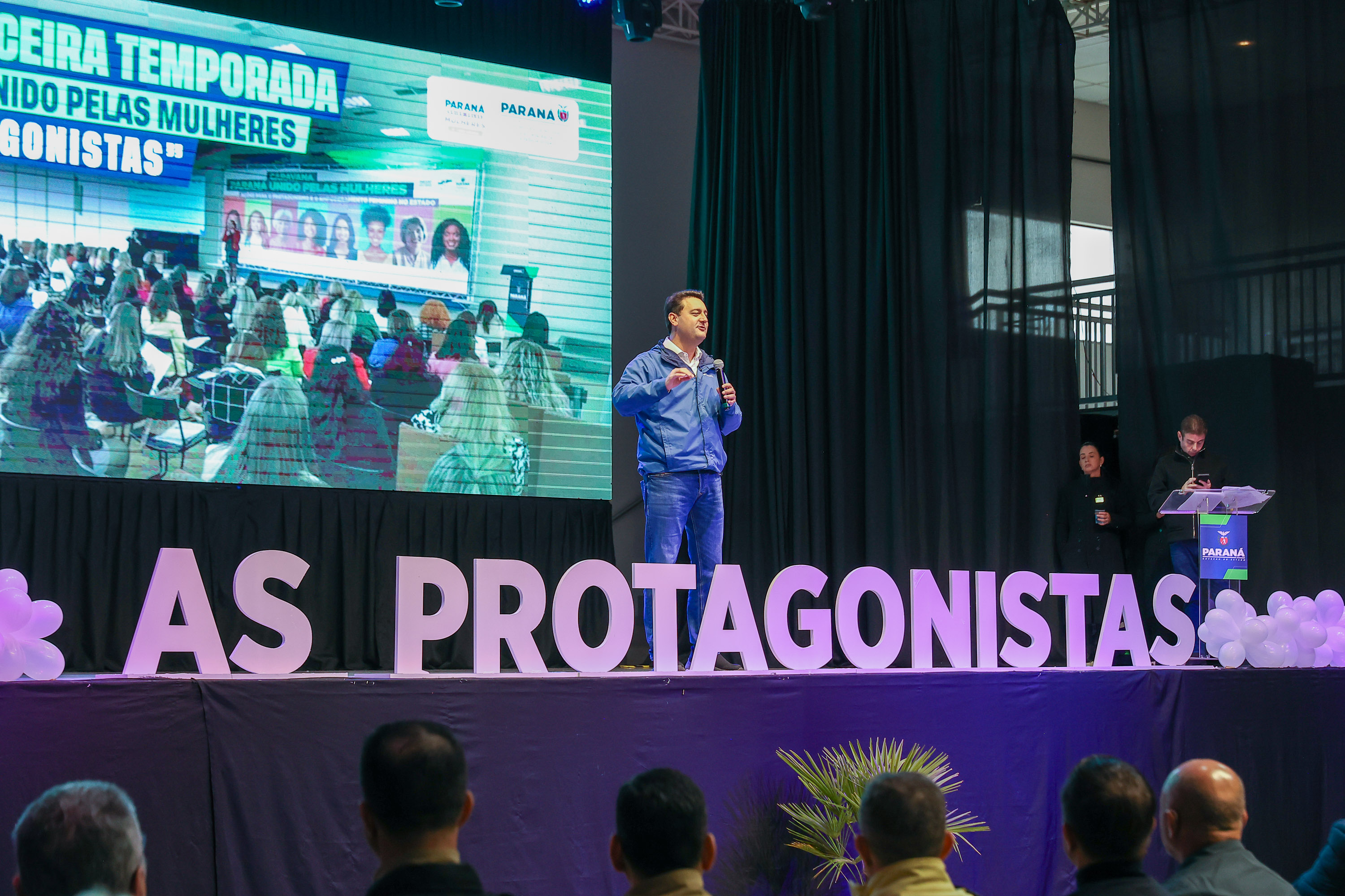 Paraná inicia nova Caravana pelas Mulheres com foco na autonomia e protagonismo feminino 1 O evento mobiliza municípios, instituições, redes de proteção e entidades ligadas ao setor produtivo para fortalecer políticas públicas destinadas às mulheres (Foto: Geraldo Bubniak/AEN)