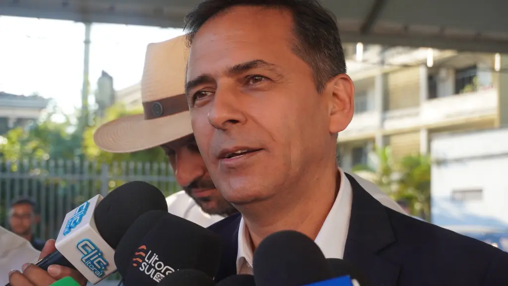 "Tudo isso vem a beneficiar a estrutura que a GCM necessita, estrutura necessária, com veículos automáticos beneficiando o atendimento. Quem ganha é toda a cidade, toda a população", afirma o prefeito Adriano Ramos (Foto: Folha do Litoral News)