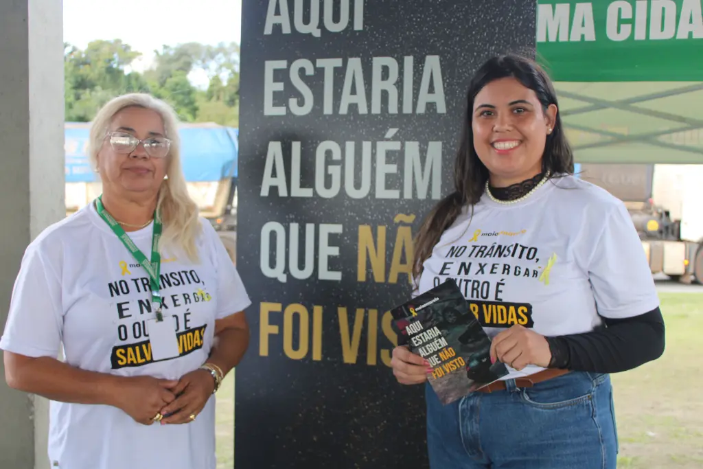  “O nosso objetivo foi conscientizar para diminuir os sinistros de trânsito”, afirmou a GCM Cláudia Mendes, integrante da equipe de Educação para o Trânsito de Paranaguá (Foto: Folha do Litoral News)