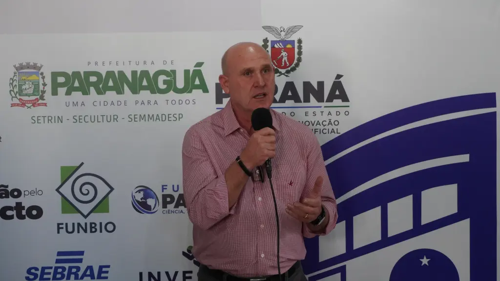 Com foco na inovação, empreendedorismo e sustentabilidade, Instituto Dacheux é inaugurado em Paranaguá 4 Segundo o professor Dr. Moacir Dalla Palma, diretor da Universidade Estadual do Paraná – Campus de Paranaguá, uma das novidades do Instituto será a implantação de uma cozinha destinada à realização de cursos de culinária caiçara e de outros projetos voltados à valorização da cultura do litoral (Foto: Folha do Litoral News)