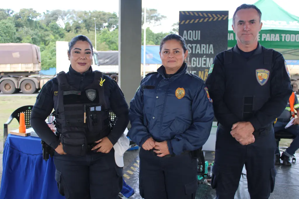 “O nosso objetivo foi conscientizar para diminuir os sinistros de trânsito”, afirmou a GCM Cláudia Mendes, integrante da equipe de Educação para o Trânsito de Paranaguá (Foto: Folha do Litoral News)