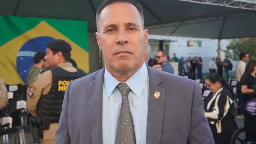 “As instituições, as corporações a todo tempo tem que estar se fortalecendo, se equipando em tecnologia, em conhecimento, em inteligência e principalmente essa interação entre os órgãos de segurança pública”, afirma o delegado da Polícia Federal de Paranaguá, Jean Pierre Leite (Foto: Folha do Litoral News)