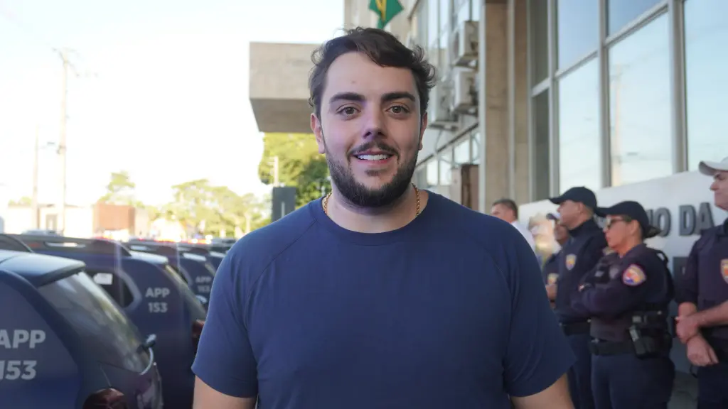 “Quero parabenizar o prefeito Adriano Ramos, nossa vice-prefeita Fabiana Parro, os nossos vereadores e toda a equipe da prefeitura por essas aquisições de novas viaturas, novos armamentos, novos uniformes e mais estrutura para nossa Guarda”, ressalta o deputado federal Felipe Francischini (Foto: Folha do Litoral News)