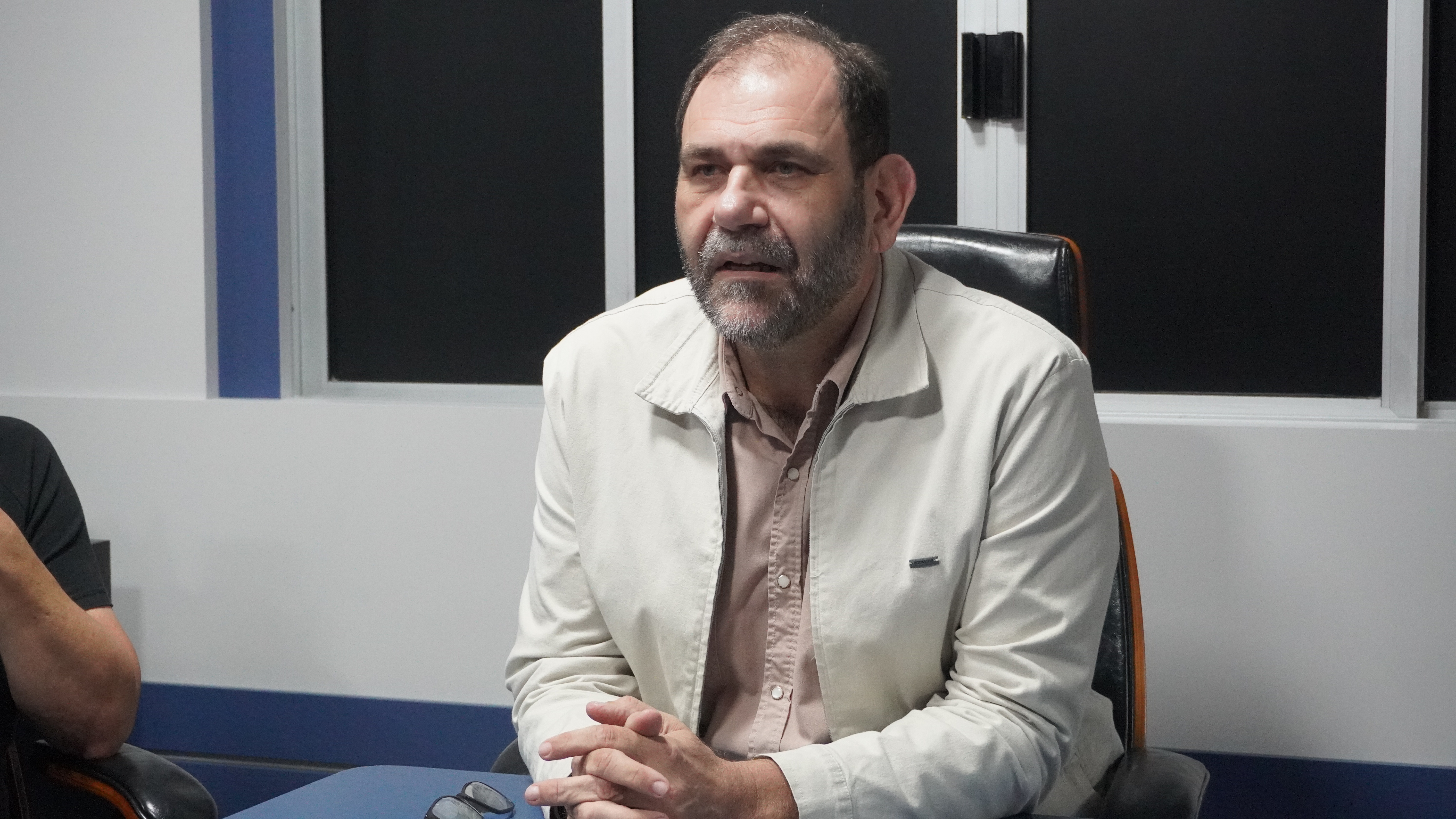 Mário Verri destaca esporte, inclusão social e fortalecimento político durante visita a Paranaguá 1 Filiado ao Partido dos Trabalhadores (PT) há 41 anos, Mário Verri está em seu sexto mandato como vereador em Maringá