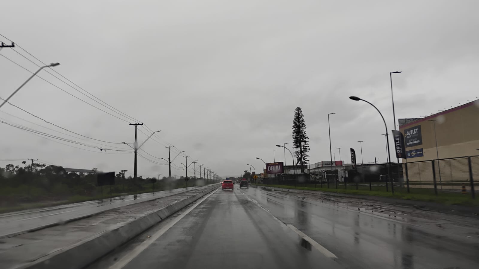 Nova massa de ar frio deverá derrubar as temperaturas ao longo desta semana no litoral 1 No litoral, essa instabilidade no tempo deve persistir ao longo dos próximos dias (Foto: Folha do Litoral News)