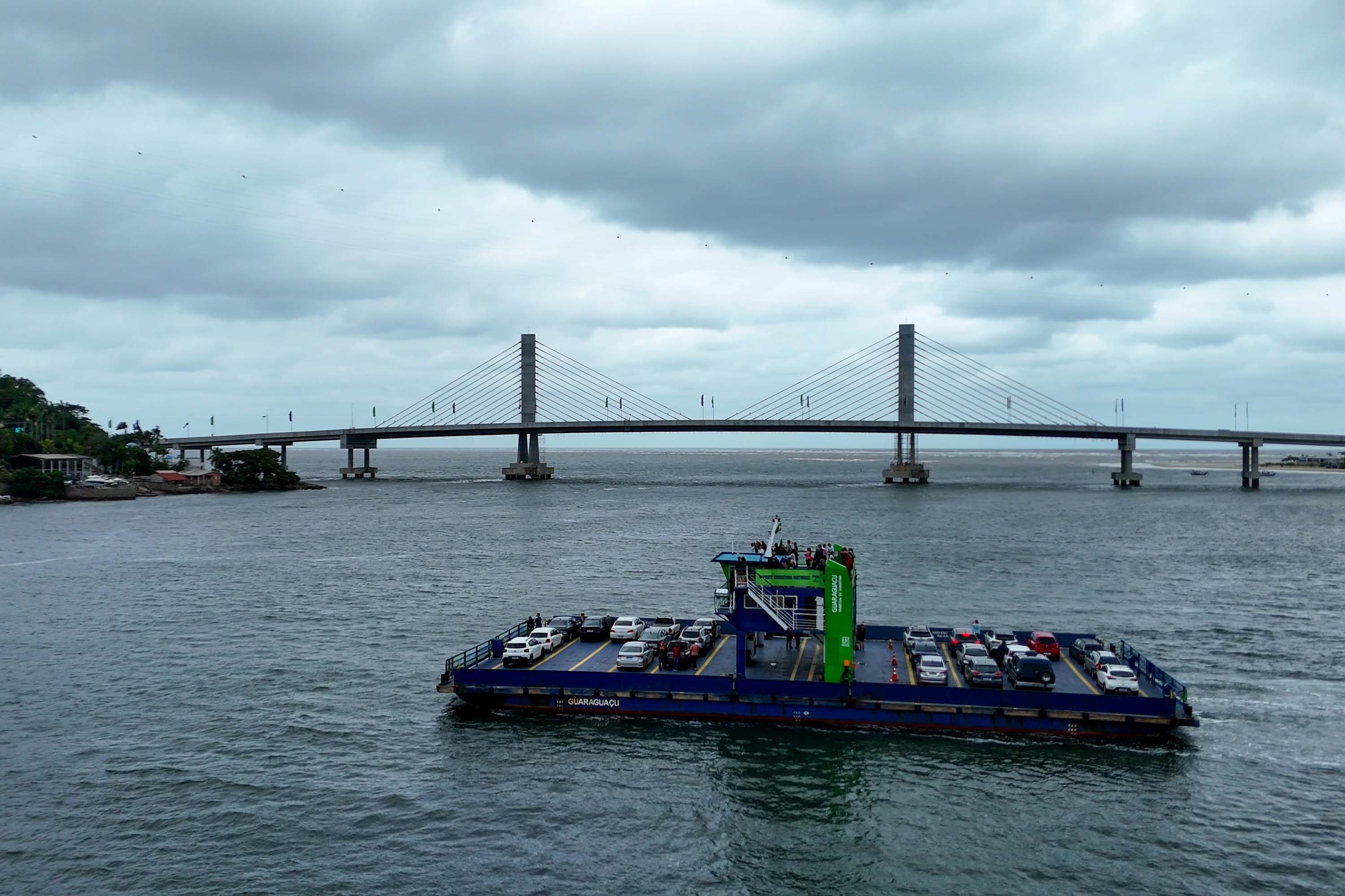 Ponte de Guaratuba aposenta ferry boat após mais de 60 anos de travessias 1 O governo planeja uma revitalização completa do local e construir um complexo náutico para fomentar o turismo no Litoral (Foto: SECOM)
