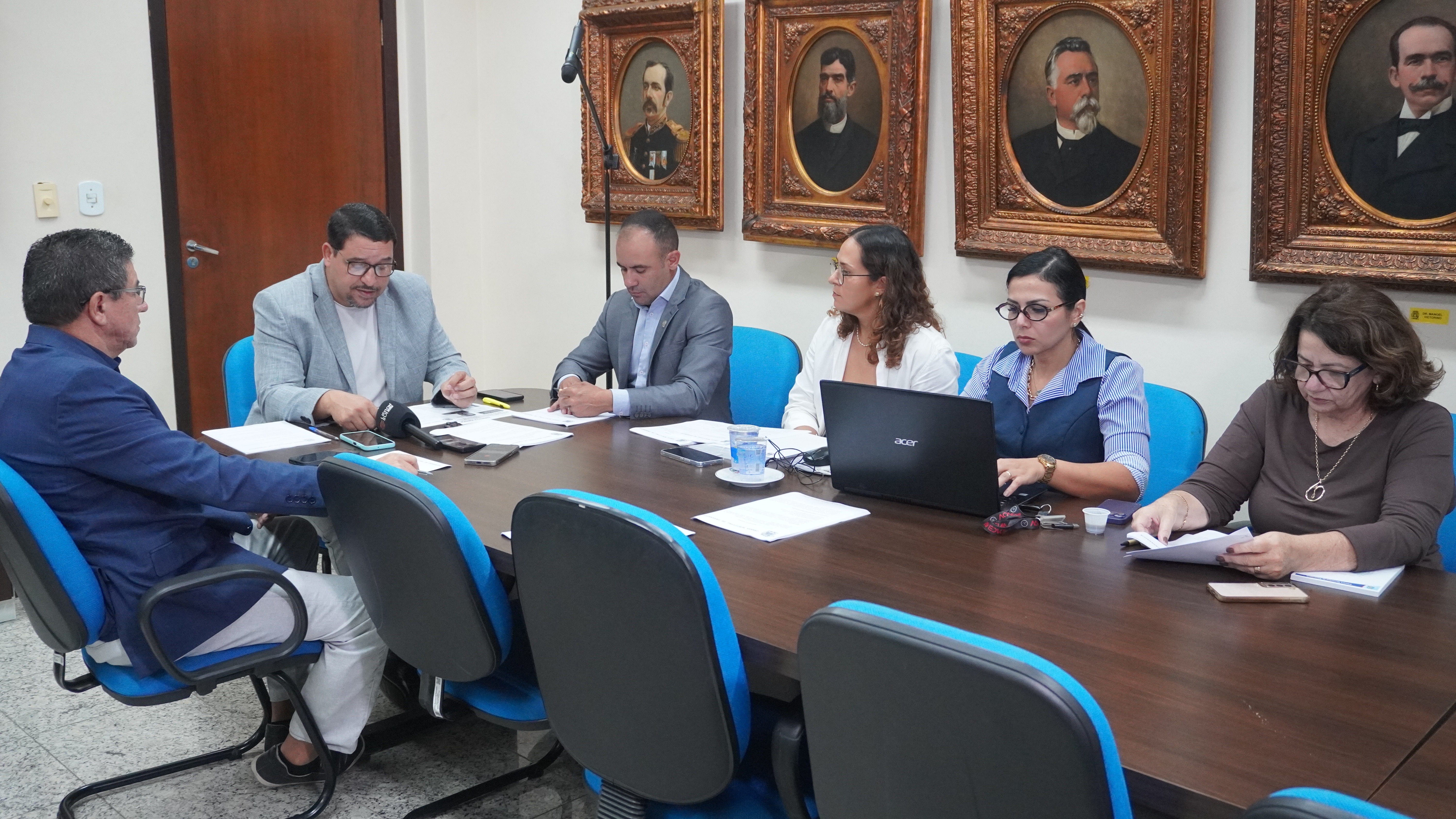 Reunião marcou o início oficial dos trabalhos da CEI na sexta-feira, 8, no Palácio Carijó (Foto: Folha do Litoral News)