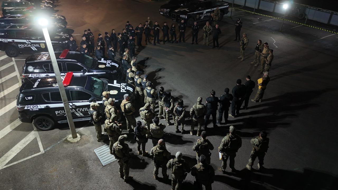 PCPR prende 33 suspeitos de integrar célula de organização criminosa que tentava se instalar no Paraná 1 A mobilização policial tinha como alvo os membros de uma organização criminosa que tenta se instalar no estado - Foto: Fabiano Teixeira - PCPR