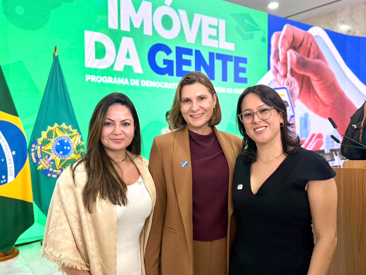 A vice-prefeita de Paranaguá, Fabiana Parro, participou da cerimônia em Brasília (Foto: Maysa Alves/Prefeitura de Paranaguá)