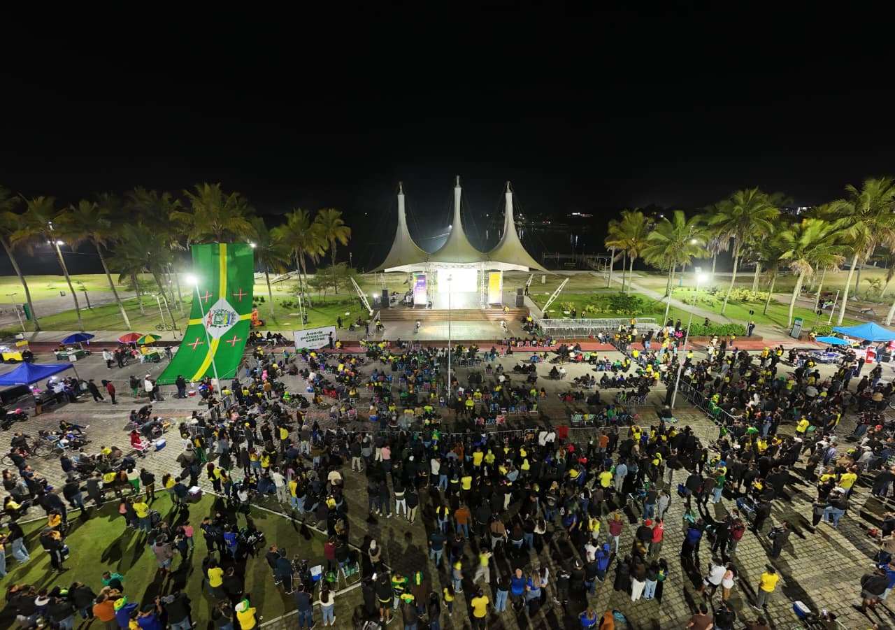 Brasil na luta pelo Hexa: "Fan Fest" ocorre em Paranaguá nesta quarta-feira 1 Esta é a terceira edição do evento organizado pela Prefeitura de Paranaguá (Foto: Moyses Zanardo e Wilson Leandro/Prefeitura de Paranaguá)