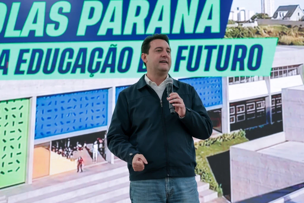 Ratinho Junior assina maior PPP da educação do Brasil para construir 40 colégios no Paraná 2 20260624 agb mais escolas 21 0