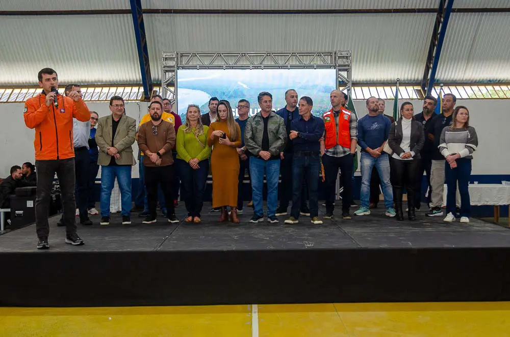 Guaratuba inicia obra de R$ 8,3 milhões para reduzir alagamentos 1 Guaratuba e Defesa Civil Estadual assinam Ordem de Serviço para o início das obras de microdrenagem e macrodrenagem no bairro Coroados (Foto: Prefeitura de Guaratuba)