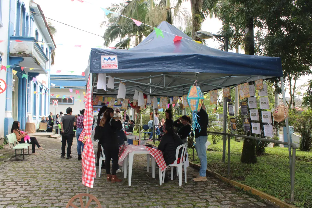 Ação Cegonha Country levou música de festa junina, guloseimas, além de atendimento médico, de enfermagem, fisioterapia, psicologia, terapia ocupacional, odontologia, vacinação, acompanhamento de diabetes e hipertensão, além de orientações veterinárias para aquelas gestantes que possuem pets ou convivem com animais na sua região

